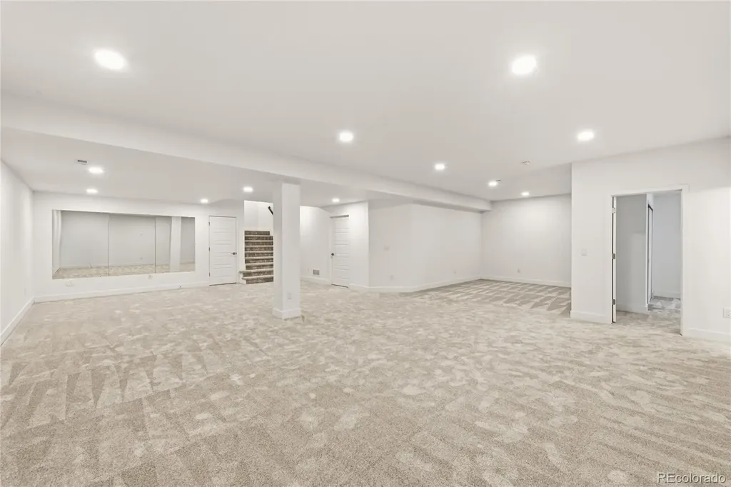 6121 Chester Street Denver CO 80238