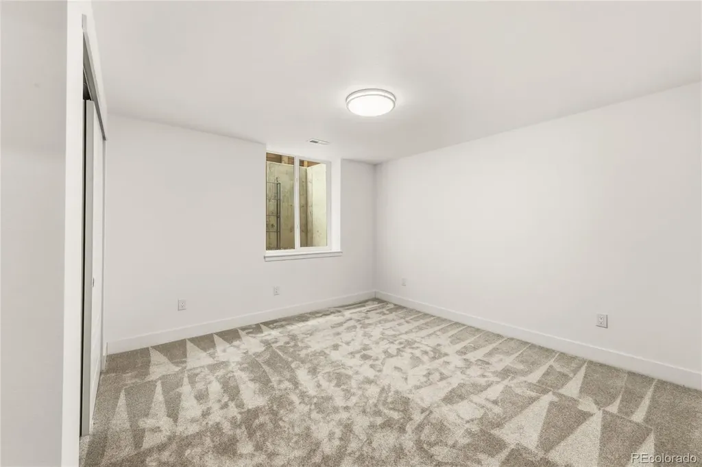 6121 Chester Street Denver CO 80238