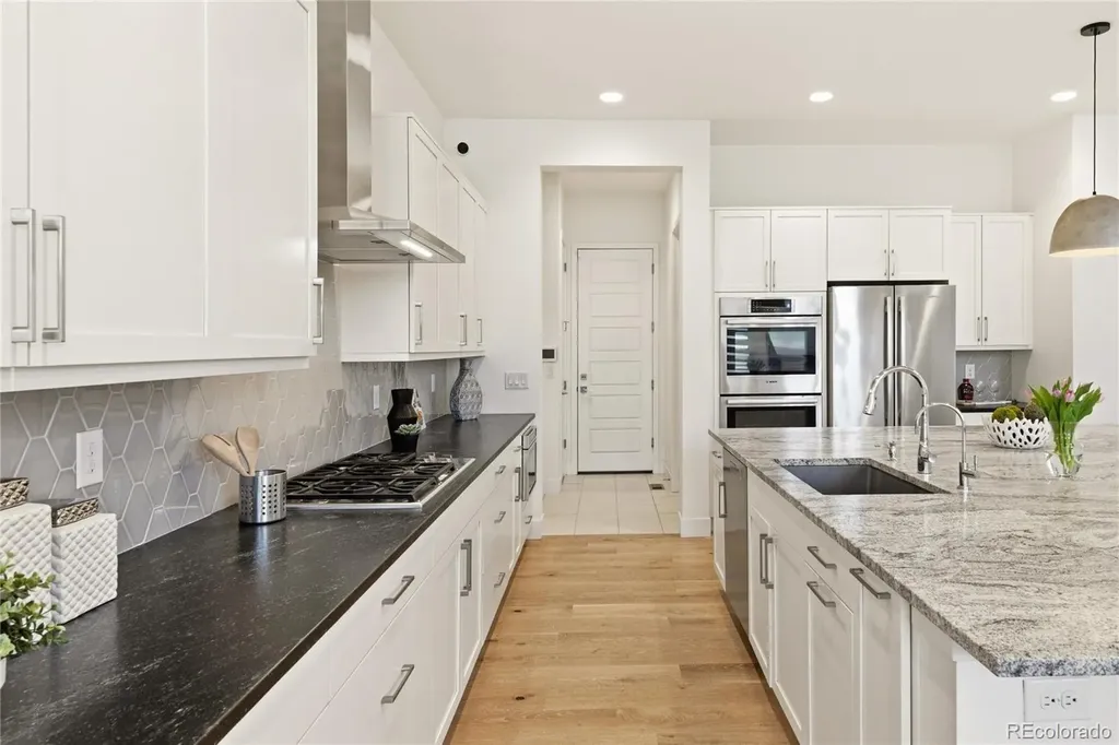6121 Chester Street Denver CO 80238