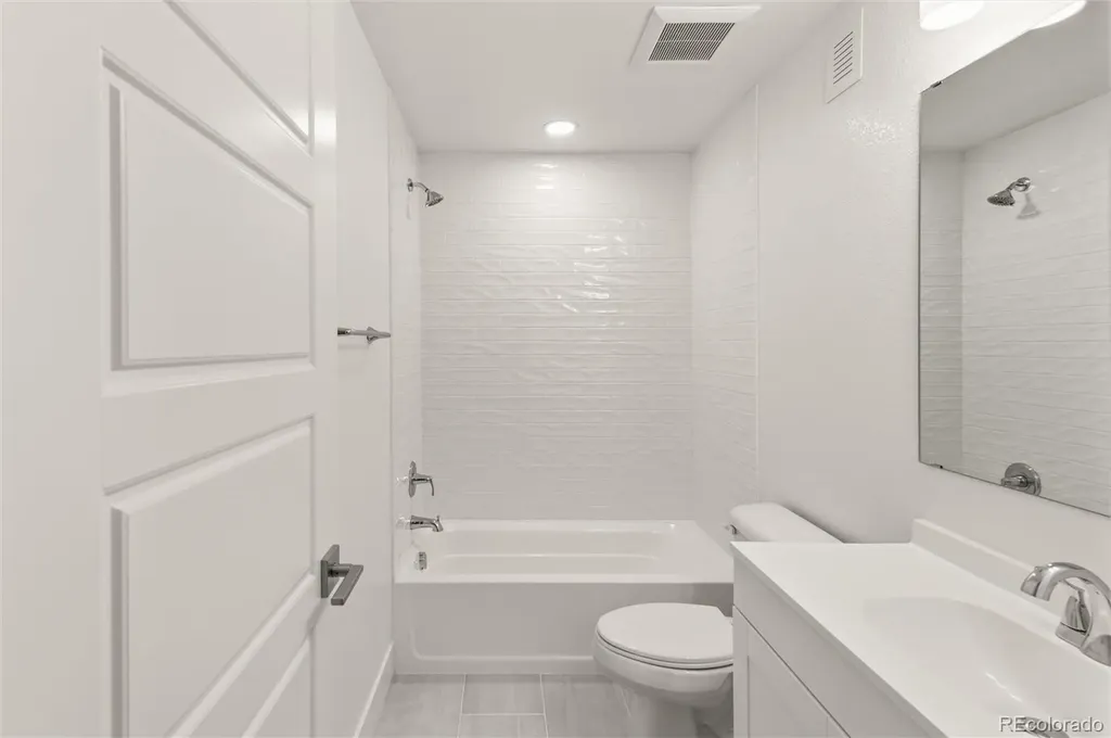 6121 Chester Street Denver CO 80238