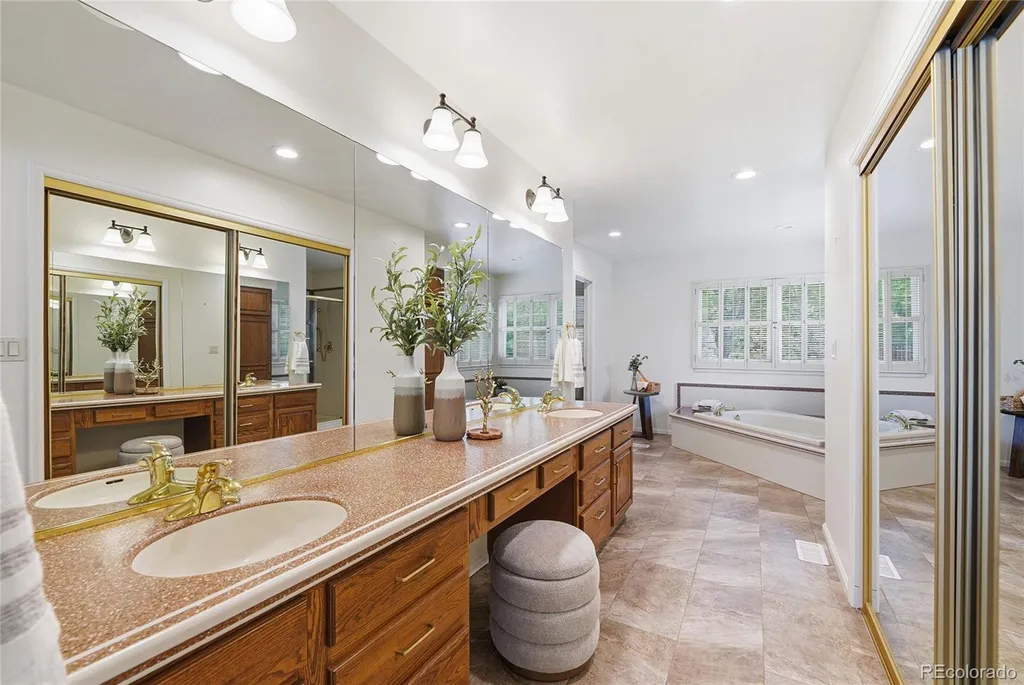 5923 E Irwin Place Englewood CO 80112