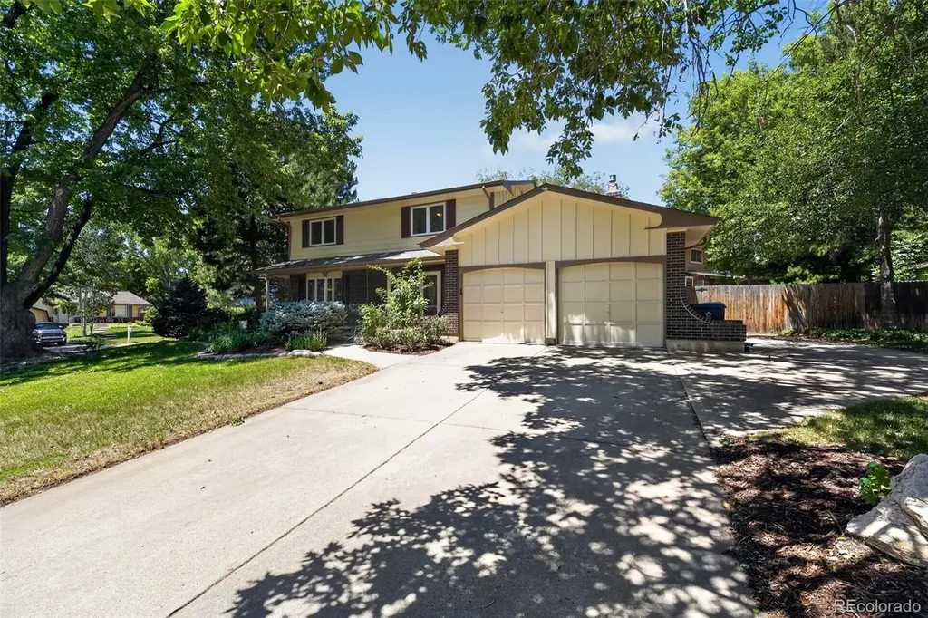 8047 W Harvard Drive Denver CO 80227