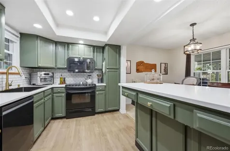 2598 S Vaughn Way Aurora CO 80014