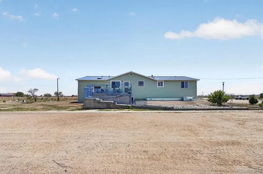 32189 County Road 16 Keenesburg CO 80643