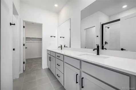 5688 N Killarney Court Aurora CO 80019