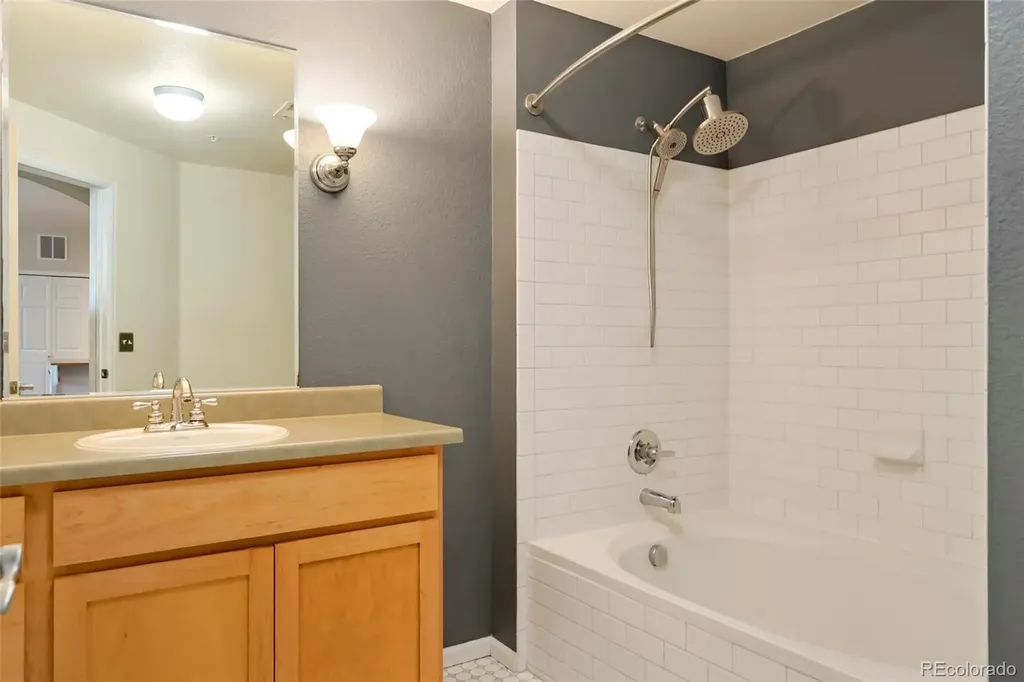 3852 S Dallas Street Aurora CO 80014