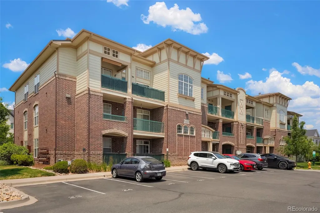 3852 S Dallas Street Aurora CO 80014
