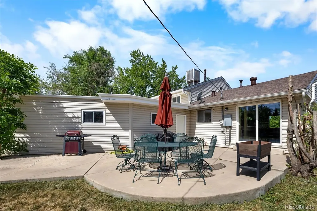 7752 Saulsbury Street Arvada CO 80003
