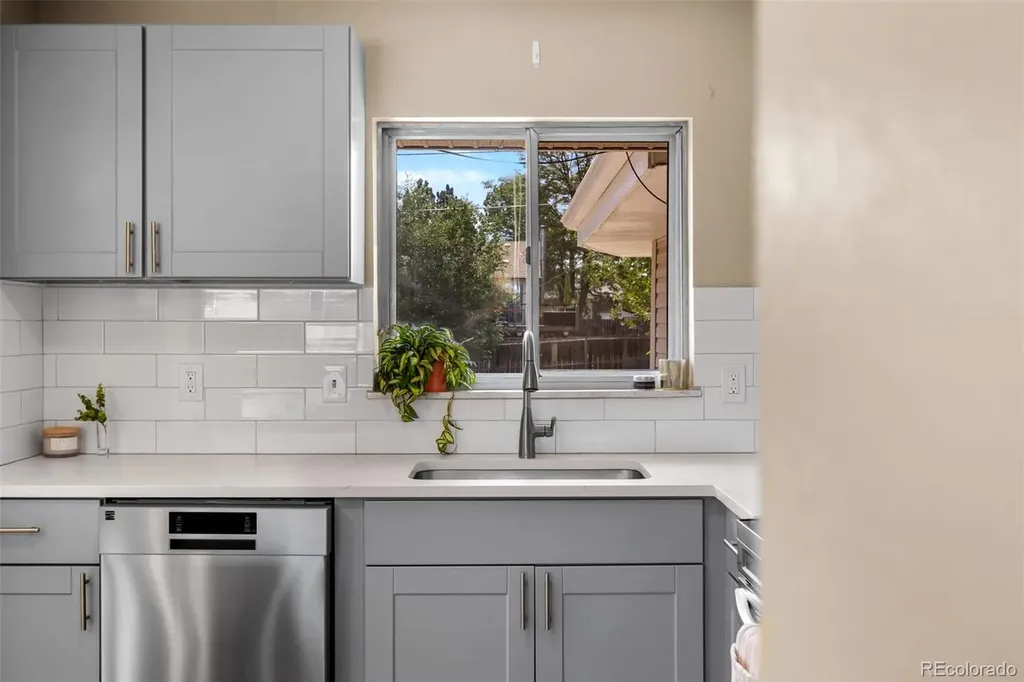 7752 Saulsbury Street Arvada CO 80003