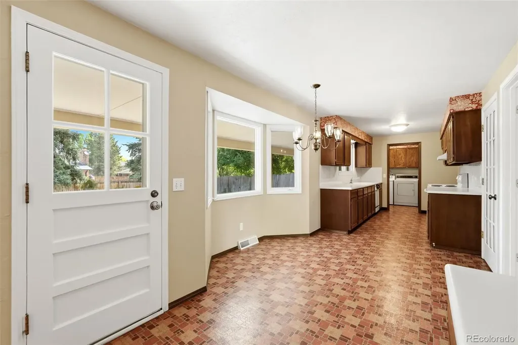 5477 W Hinsdale Place Littleton CO 80128