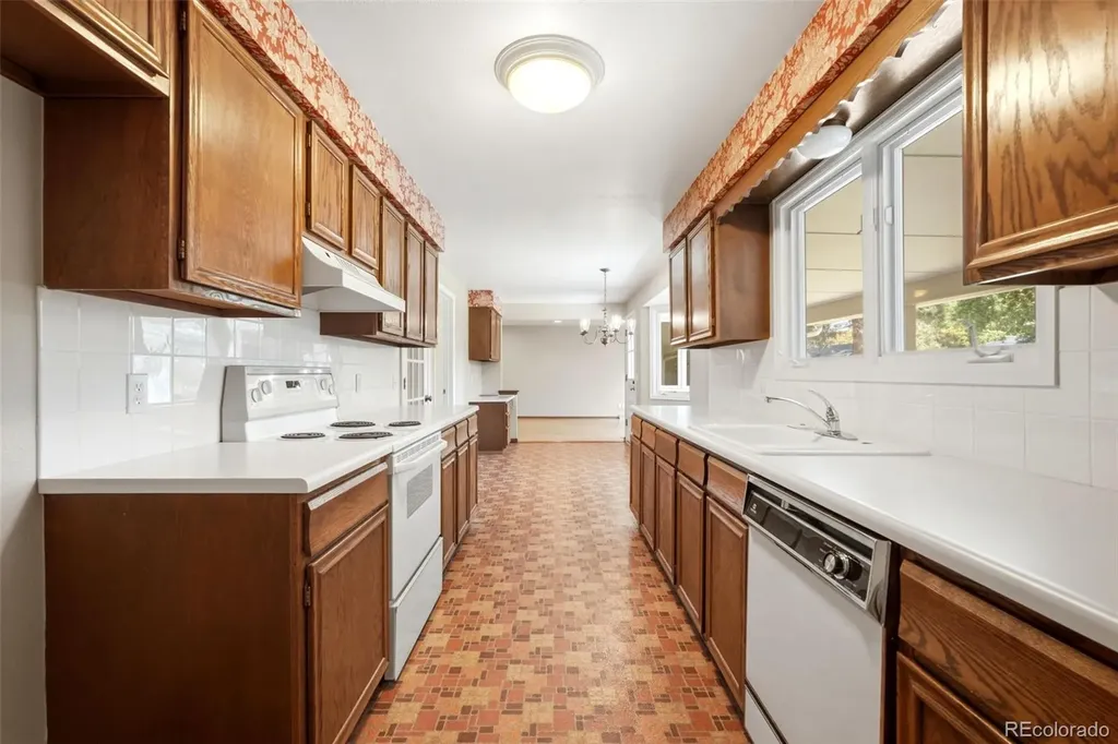 5477 W Hinsdale Place Littleton CO 80128