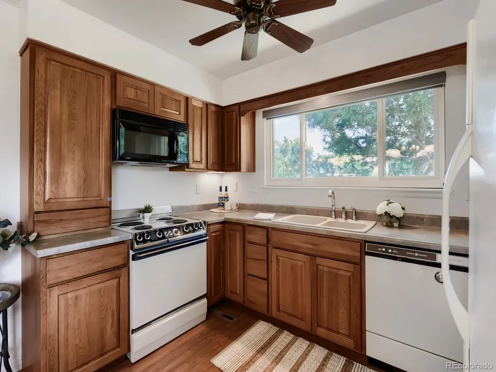 1272 S Troy Street Aurora CO 80012