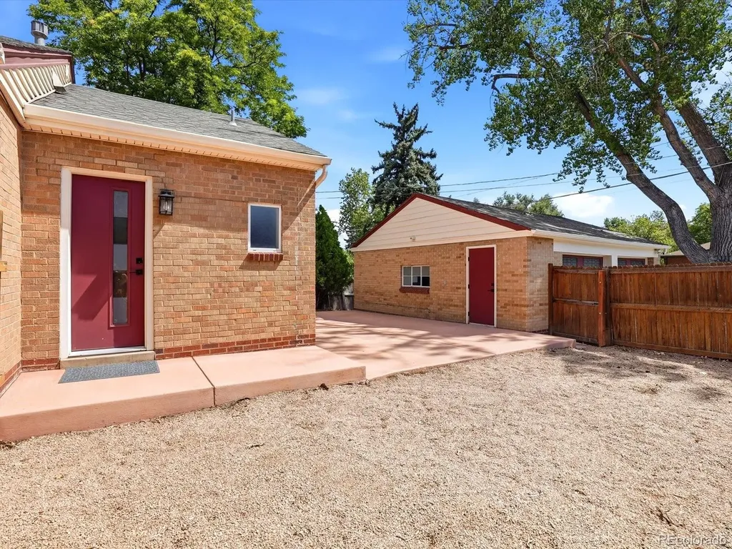 1200 Jasmine Street Denver CO 80220