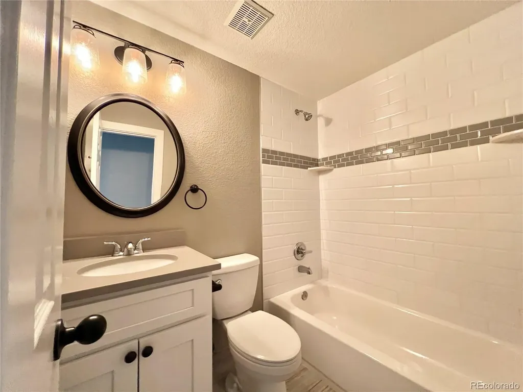 3178 S Dayton Court Denver CO 80231