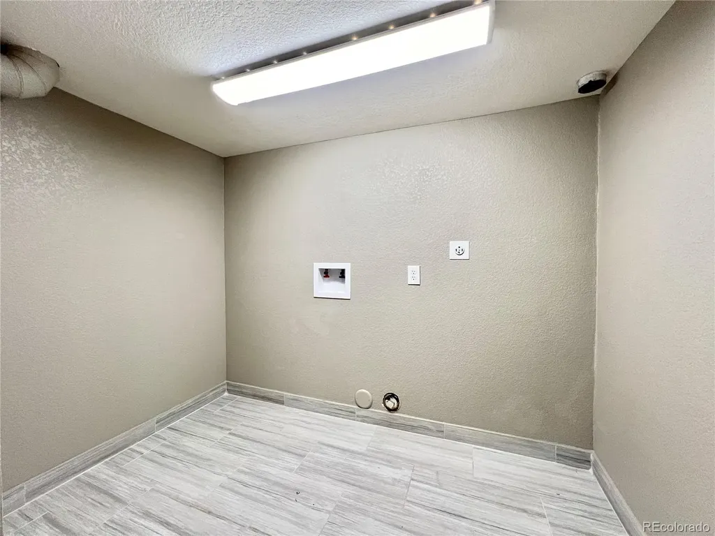 3178 S Dayton Court Denver CO 80231