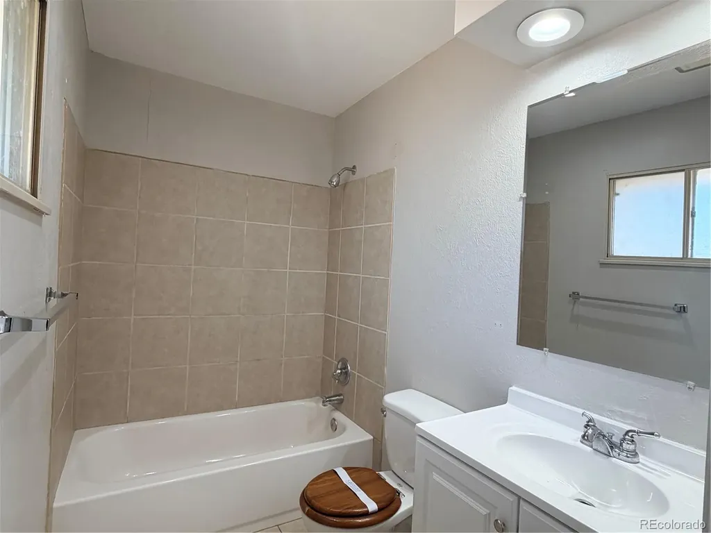 2137 S Nucla Way Aurora CO 80013