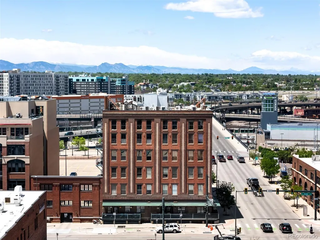 2261 Blake Street Denver CO 80205