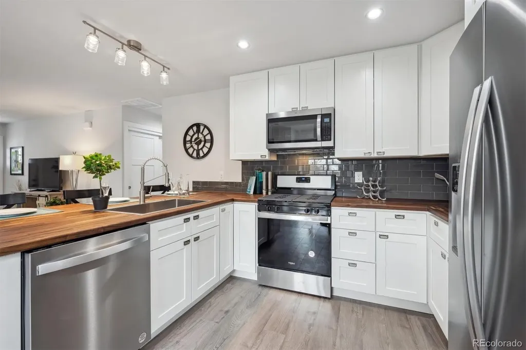 22 S Harlan Street Lakewood CO 80226