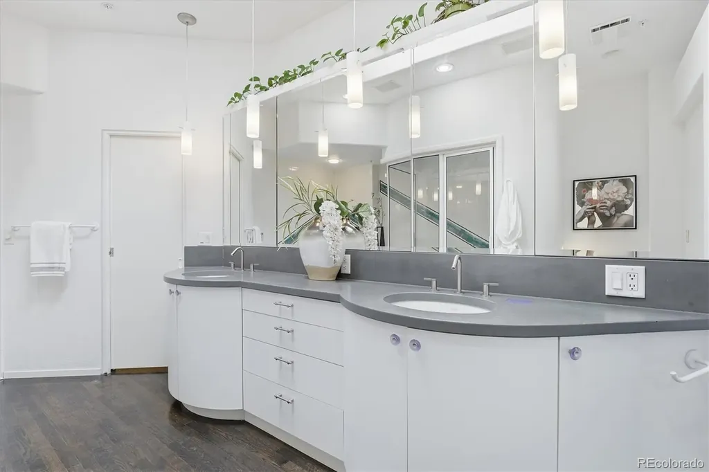 1940 Blake Street Denver CO 80202