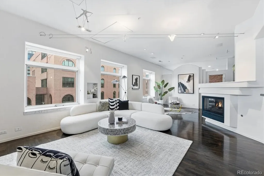 1940 Blake Street Denver CO 80202