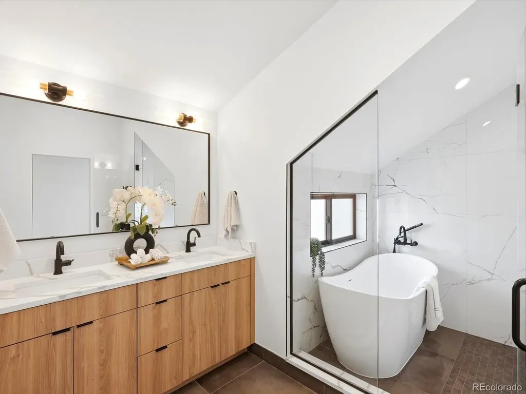 5220 W 22nd Avenue Edgewater CO 80214