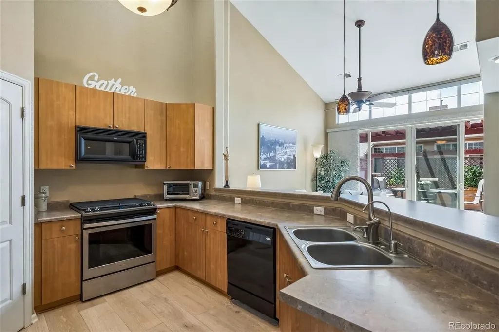 8546 Gold Peak Lane Highlands Ranch CO 80130