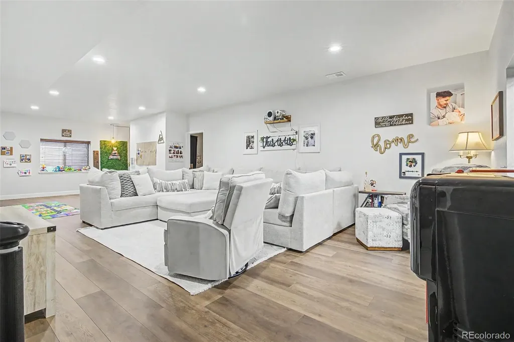 12648 Canoe Street Longmont CO 80504