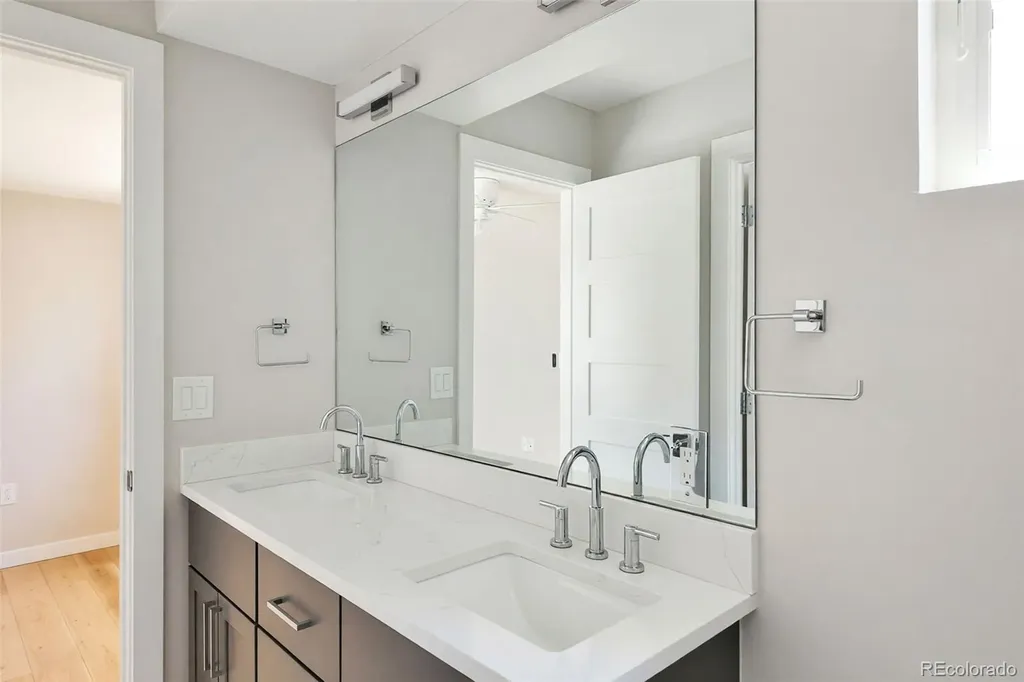 1239 Newton Street Denver CO 80204