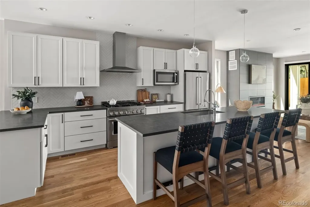 1239 Newton Street Denver CO 80204