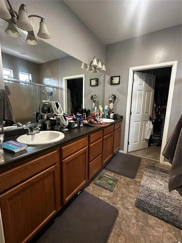 10562 Racine Circle Commerce City CO 80022
