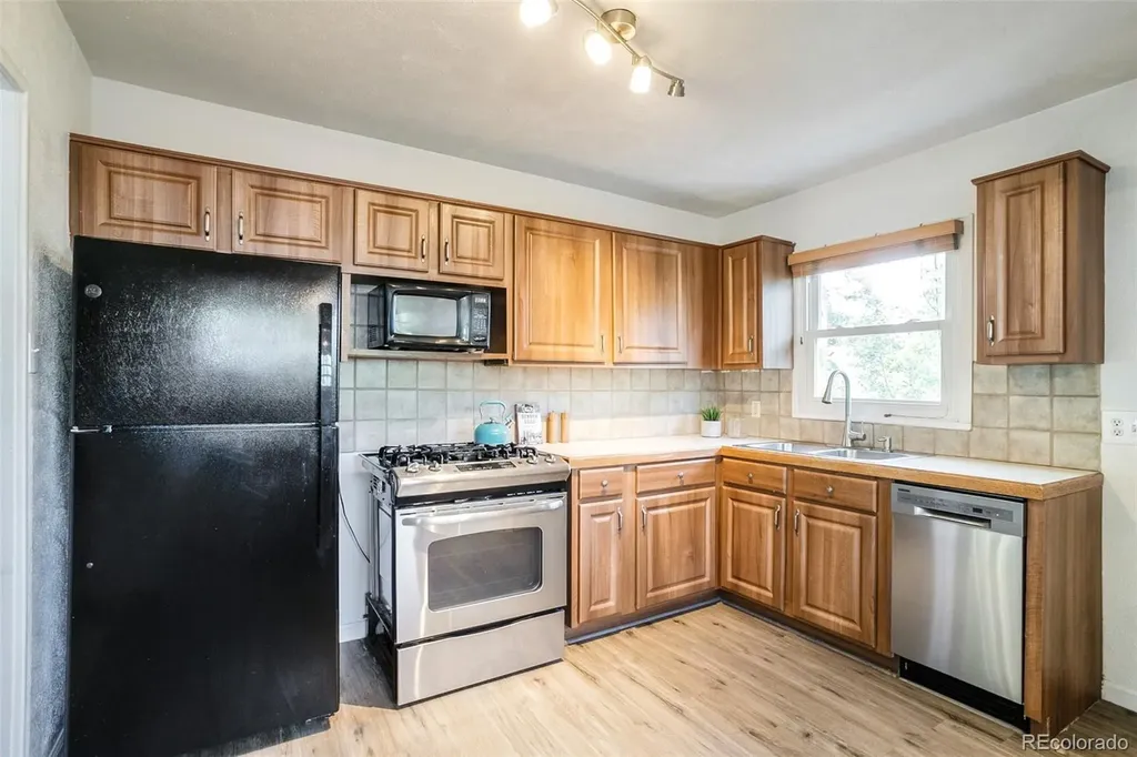 5683 W 41st Avenue Denver CO 80212