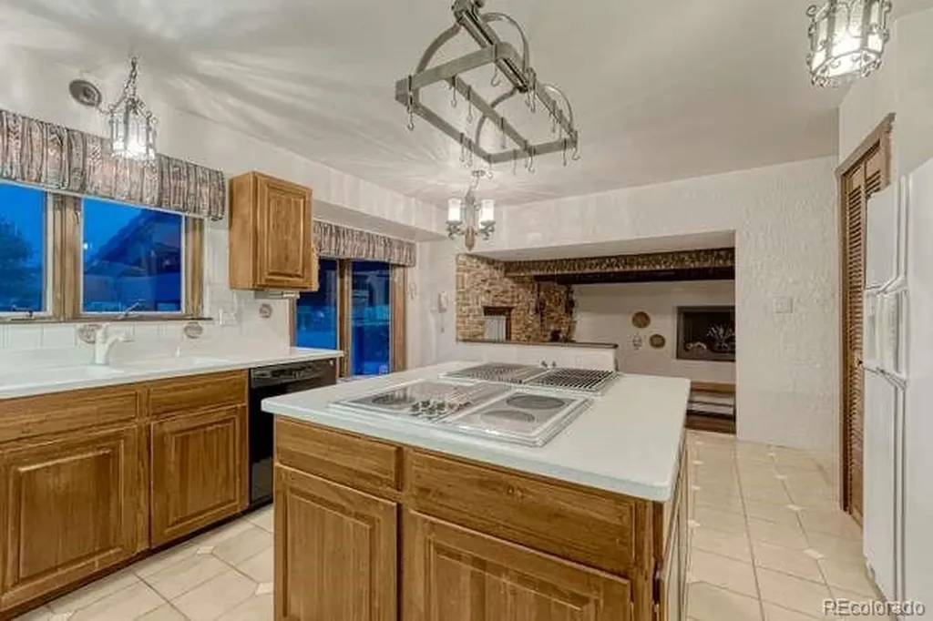 7427 S Richfield Street Aurora CO 80016