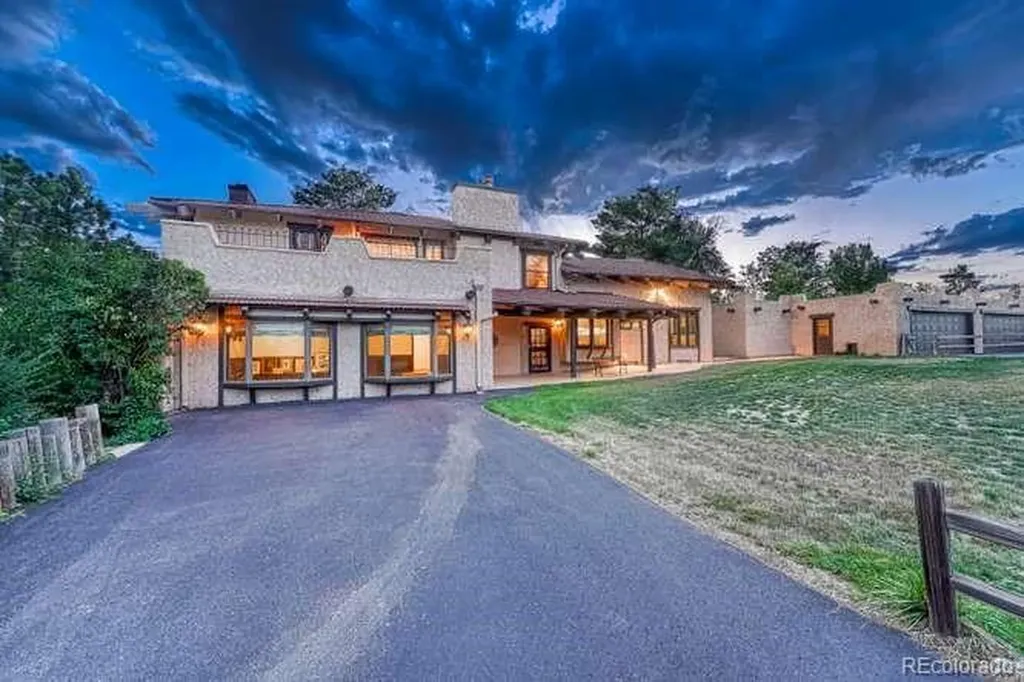 7427 S Richfield Street Aurora CO 80016