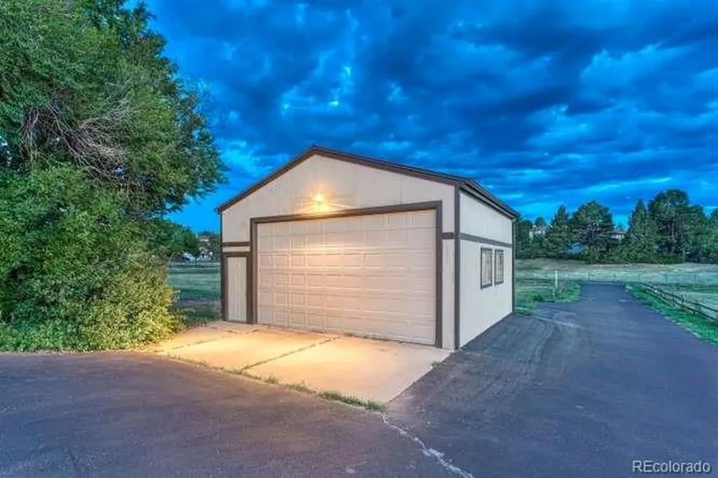 7427 S Richfield Street Aurora CO 80016