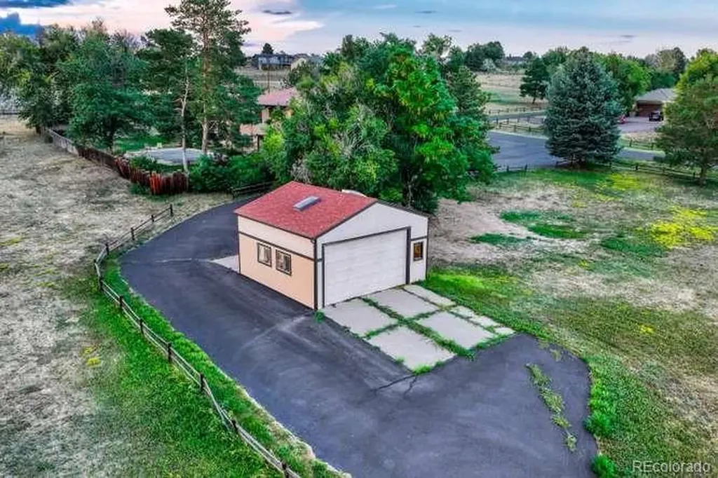 7427 S Richfield Street Aurora CO 80016