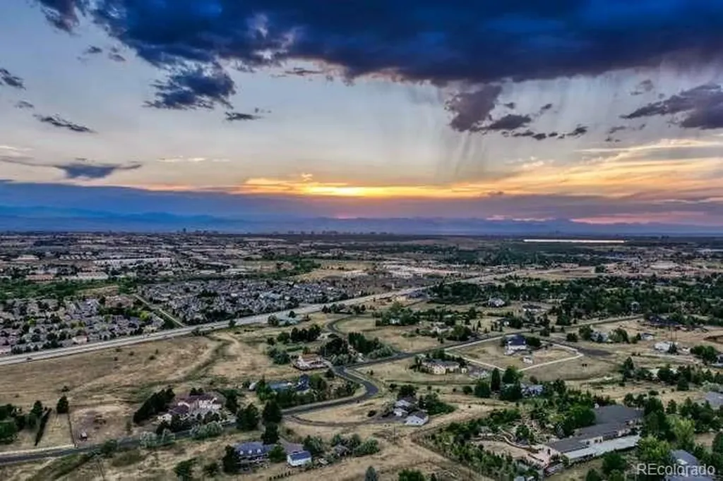 7427 S Richfield Street Aurora CO 80016