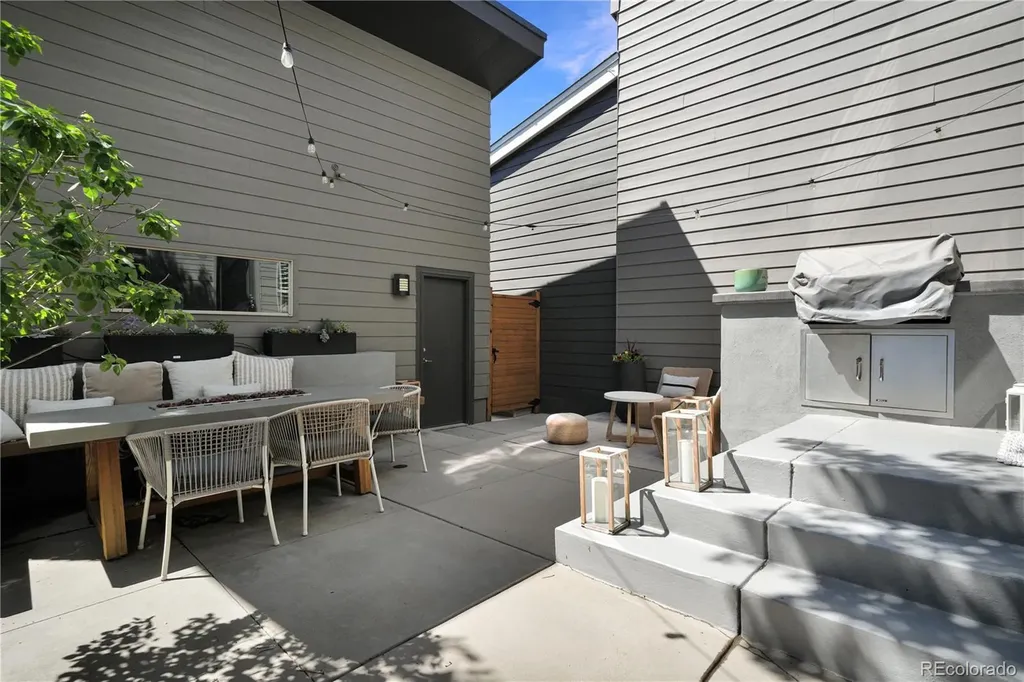 5043 Valentia Street Denver CO 80238