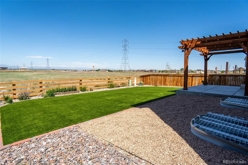 10231 Tucson Street Commerce City CO 80022