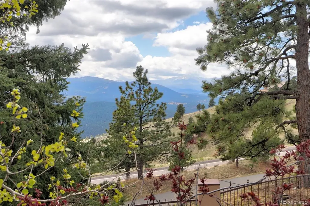 1952 Montane Drive Golden CO 80401