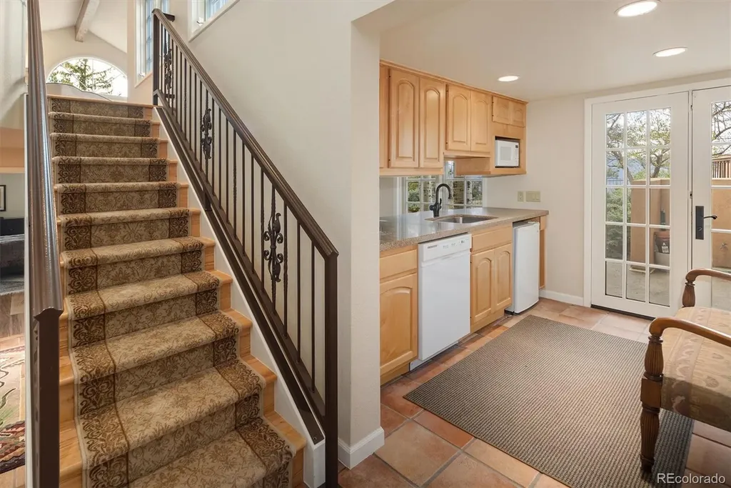1952 Montane Drive Golden CO 80401