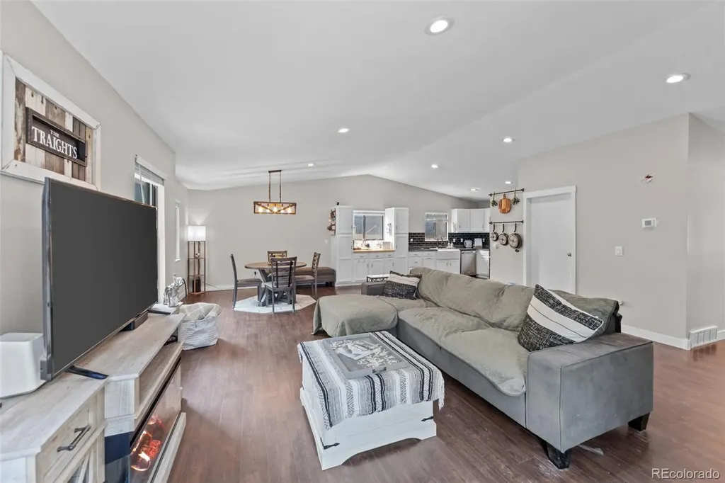 858 Hubbell Drive Colorado Springs CO 80911