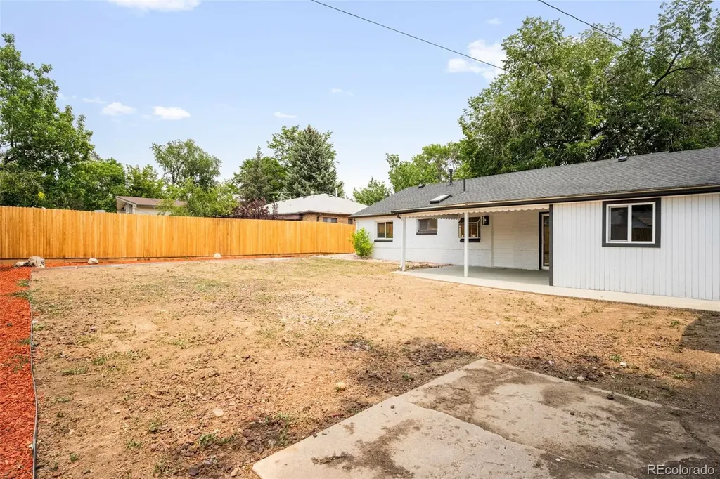 769 Troy Court Aurora CO 80011
