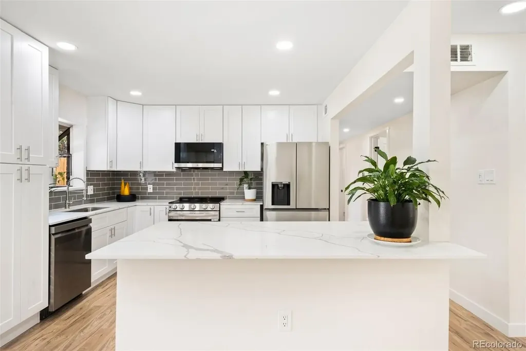 769 Troy Court Aurora CO 80011