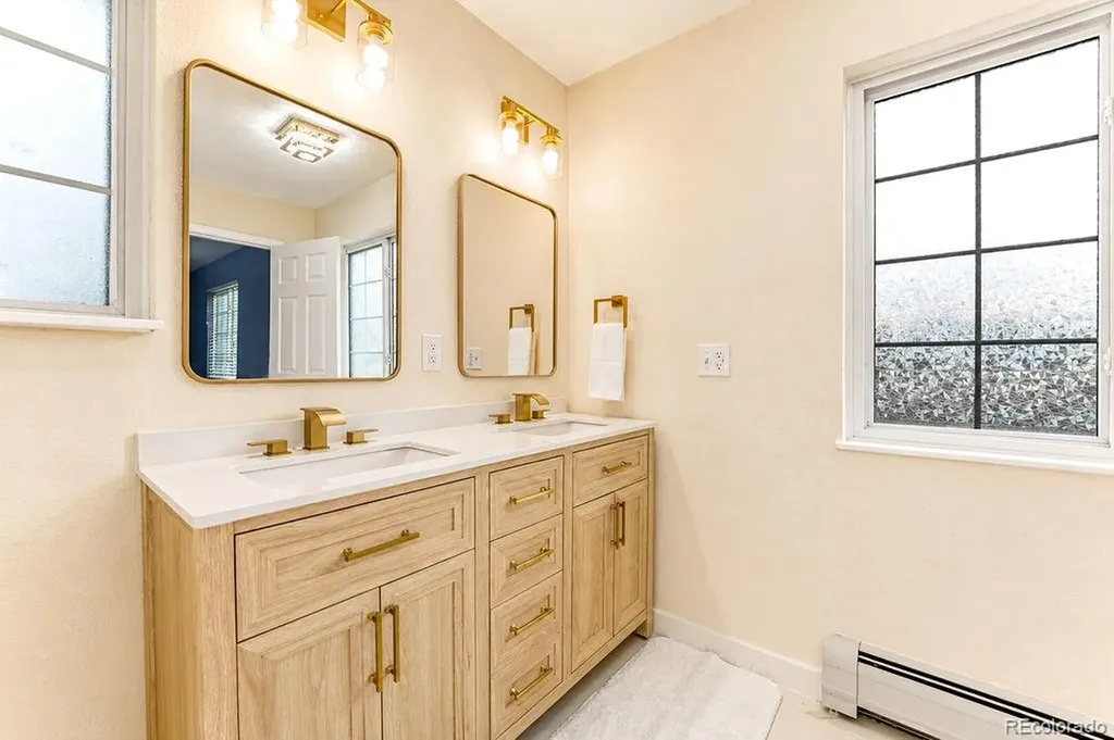 6910 W Floyd Avenue Lakewood CO 80227