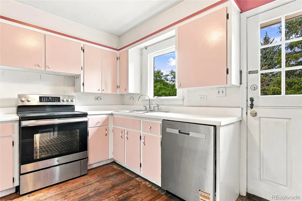 26171 Center Drive Kittredge CO 80457