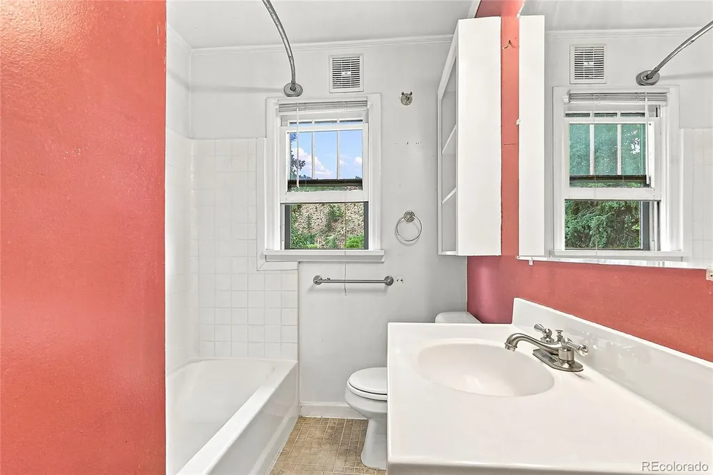 26171 Center Drive Kittredge CO 80457