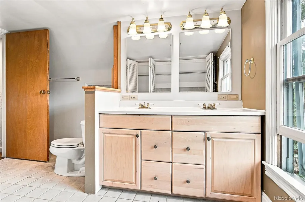 26171 Center Drive Kittredge CO 80457