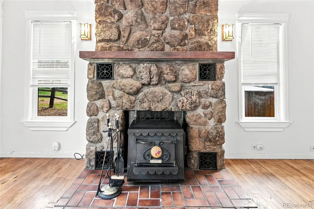 26171 Center Drive Kittredge CO 80457