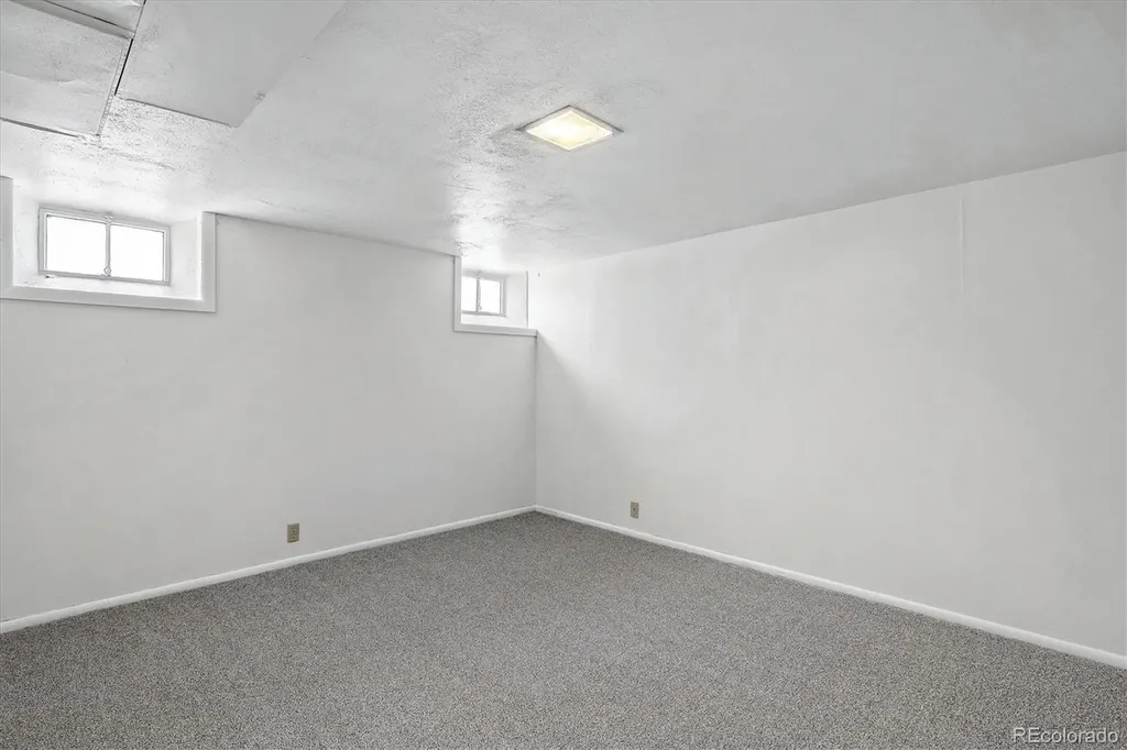 794 Niagara Street Denver CO 80220