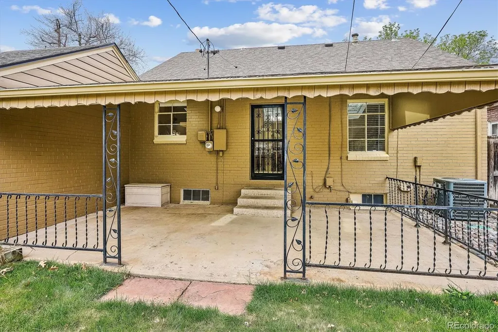 794 Niagara Street Denver CO 80220